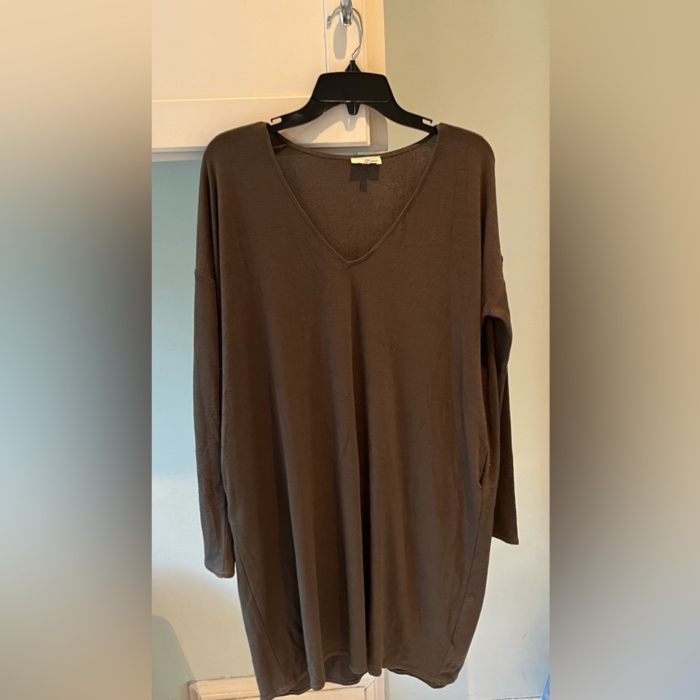 Aritzia Wilfred Free V-neck Long Sleeve Drape Dress with Pockets - Picture 3 of 7